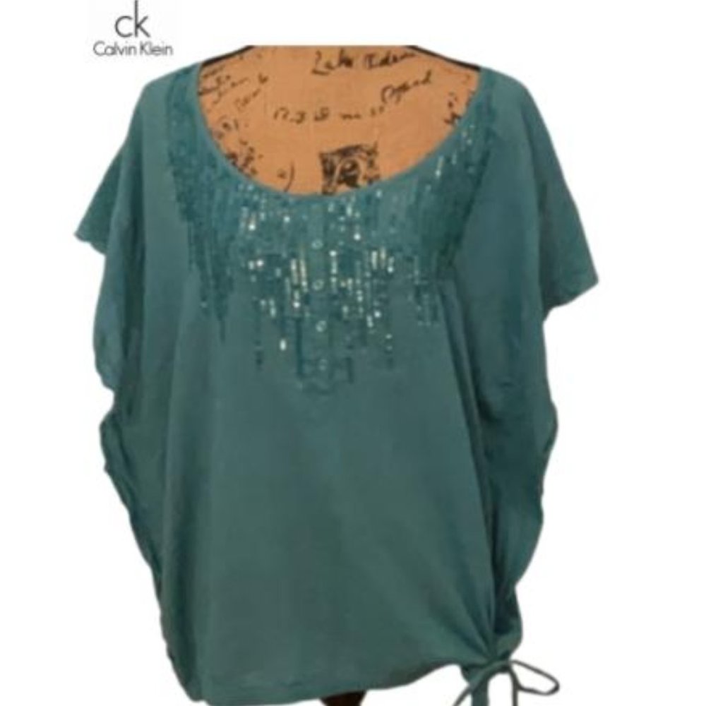 Calvin Klein Top with~sequins & flutter sle…